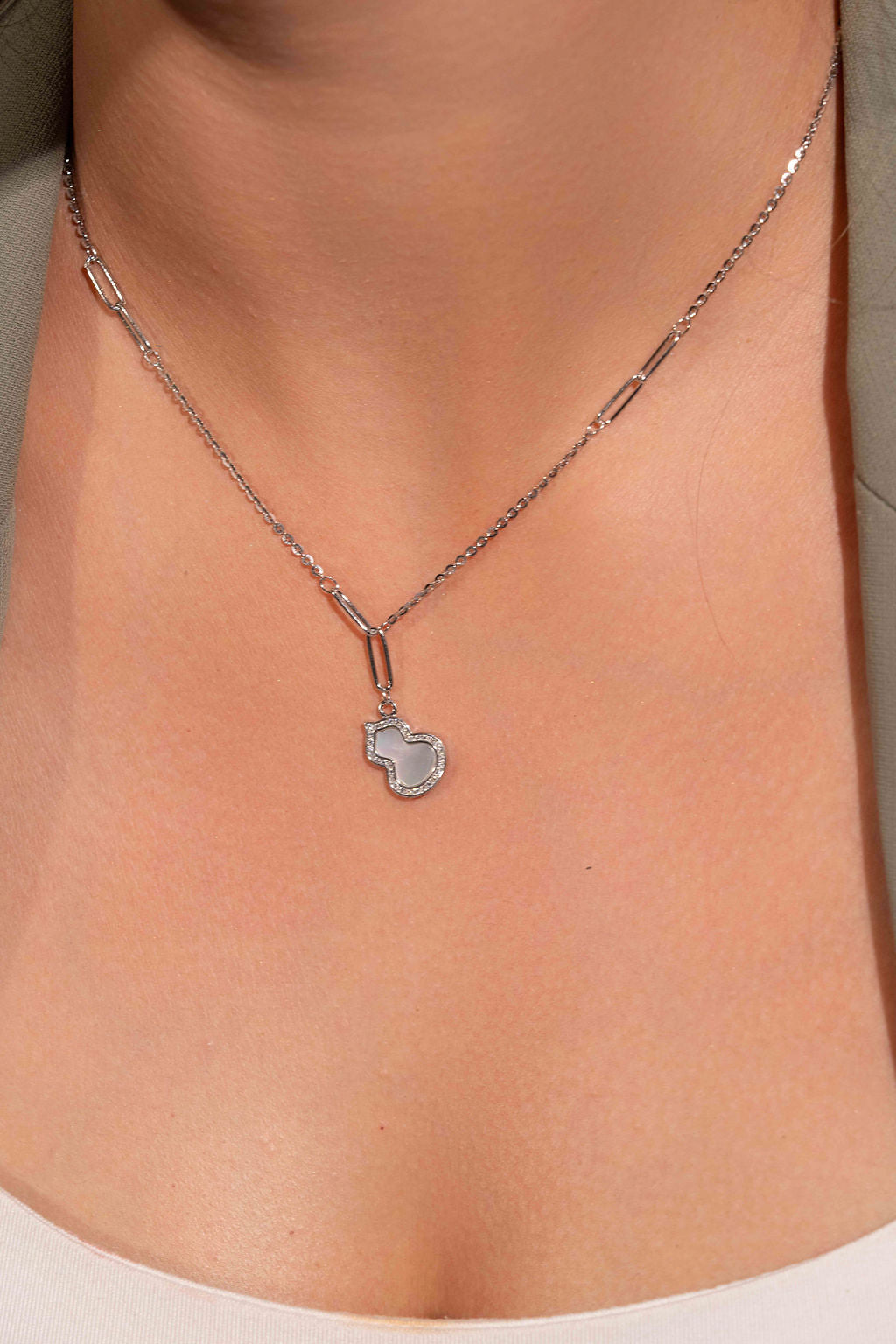 Aasva Necklace