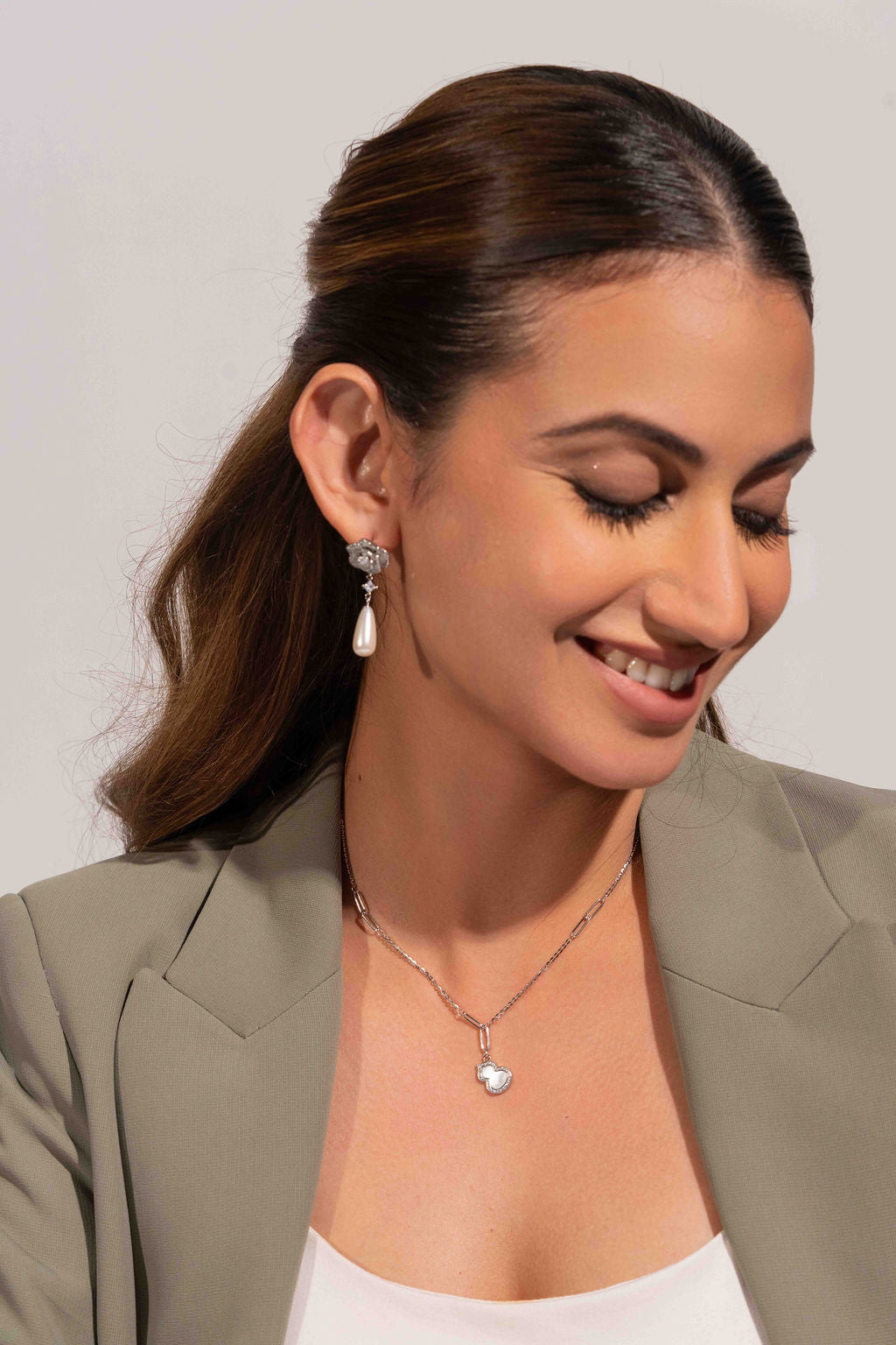Aasva Necklace