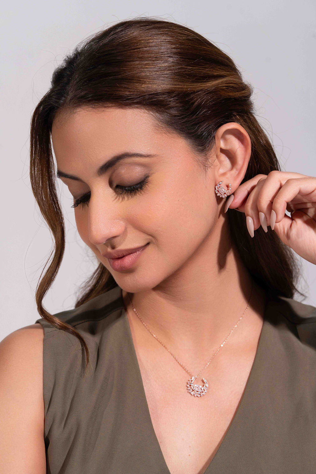 Noor Set Pendant With Earrings