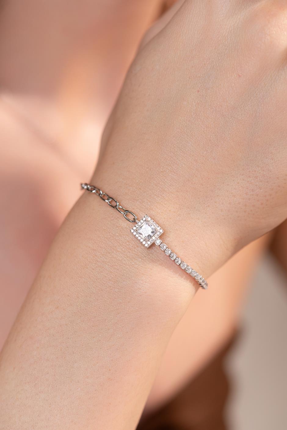 Eterna Bracelet For Women At Msystic Owl Surat