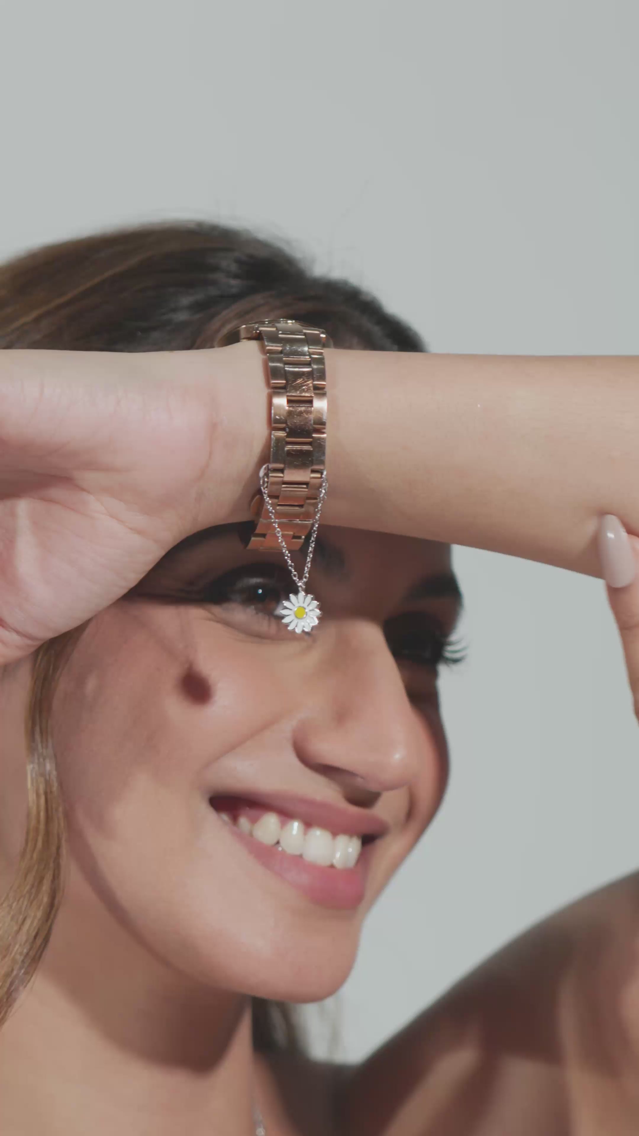 Daisydrop Charm