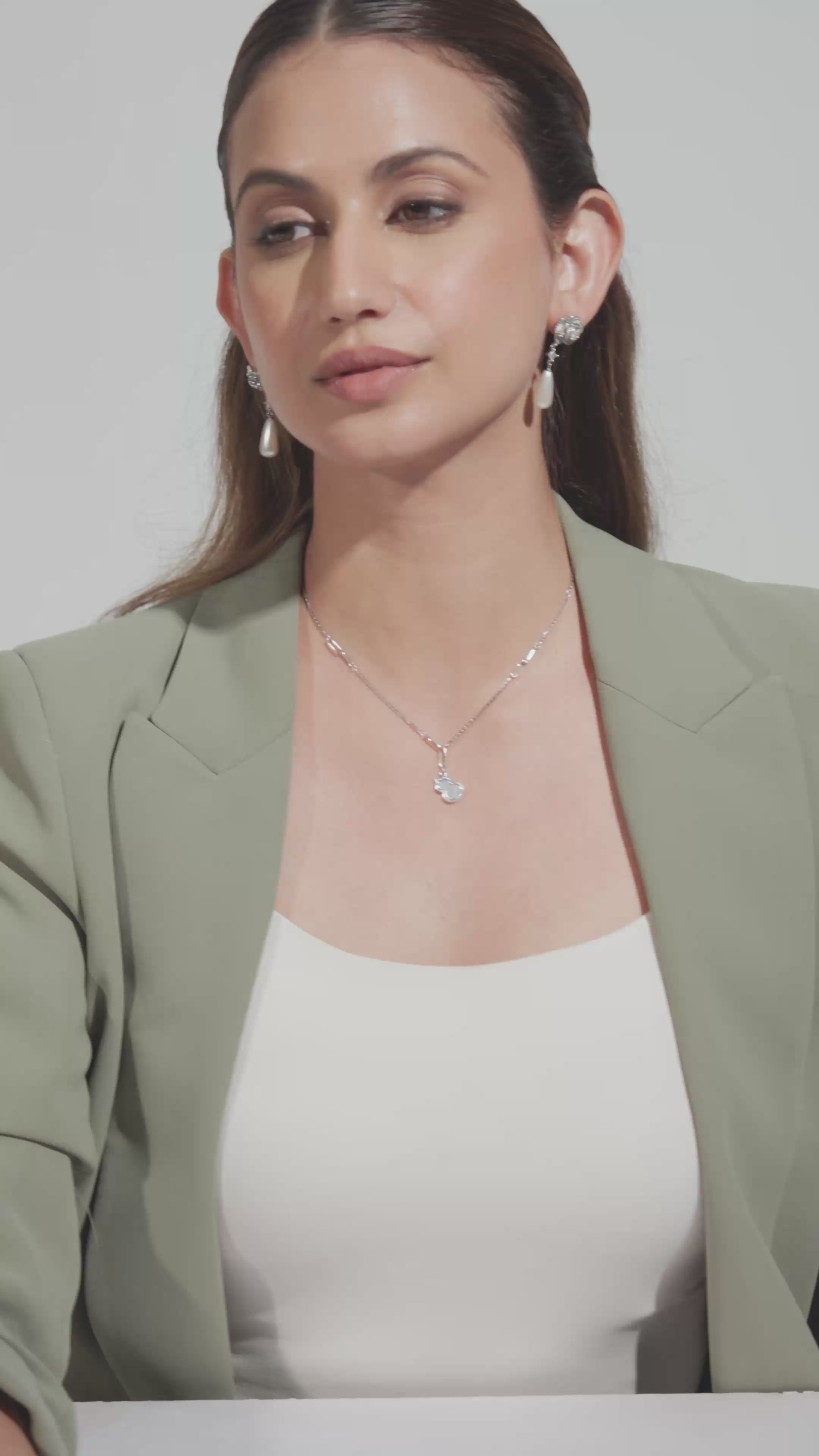 Aasva Necklace